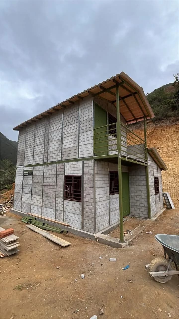 Casa Laguna terminando obra negra