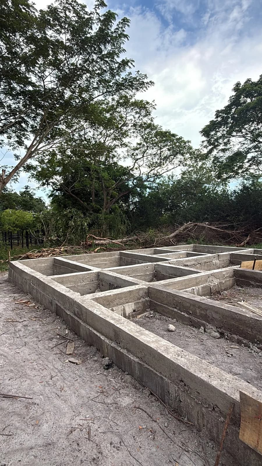 Cimentación de Villa Rito: vigas de amarre en concreto
